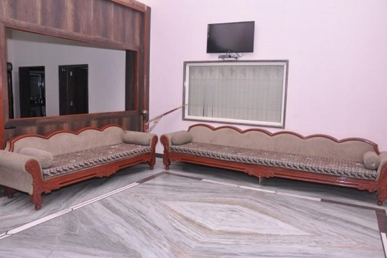 Hotel Amar Palace Абу-Роуд Экстерьер фото